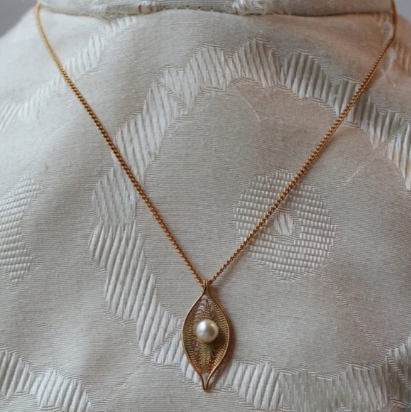 Sarah Coventry Dainty Necklace and Earrings Set - Picture 3 of 7